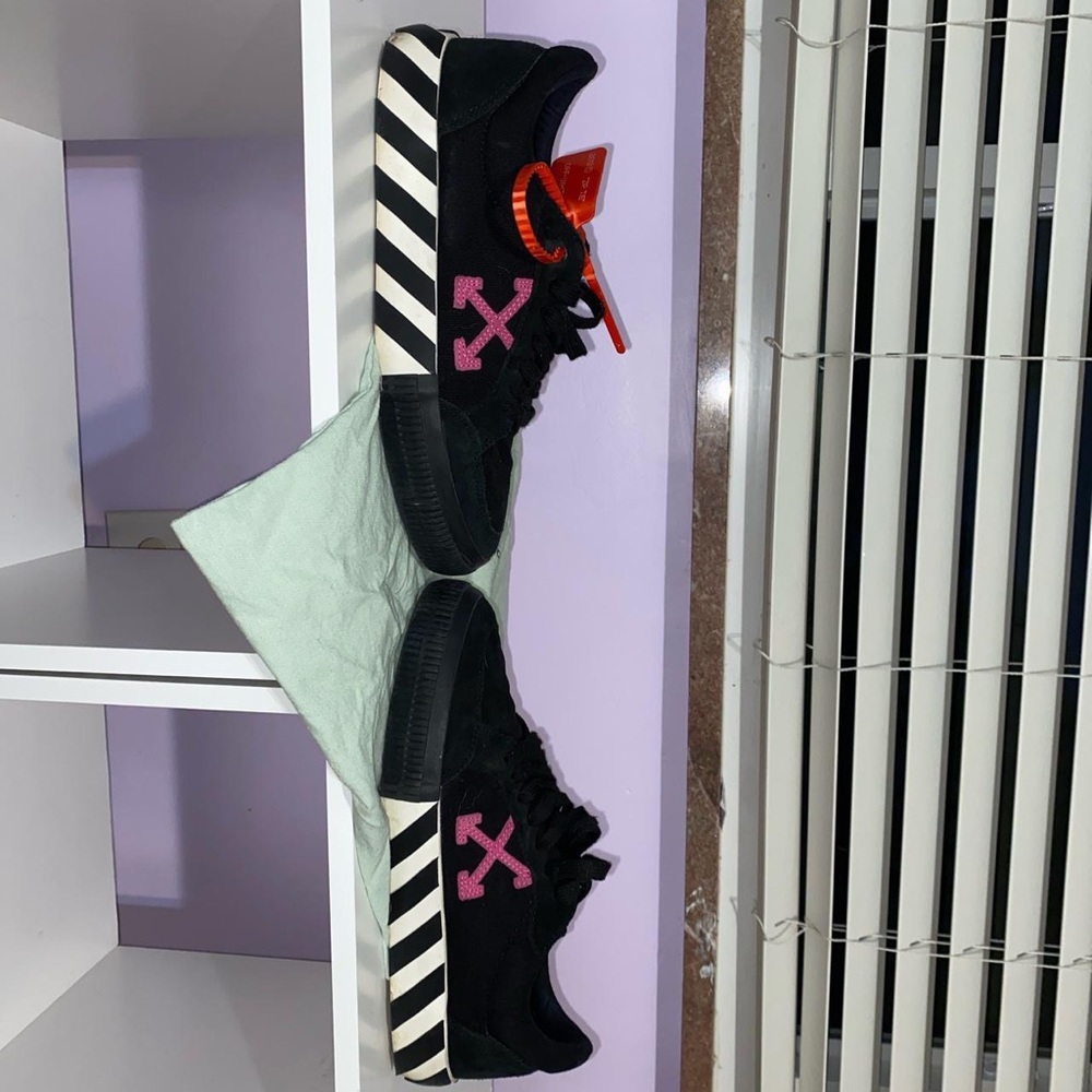 OFF WHITE SHOES SIZE 39